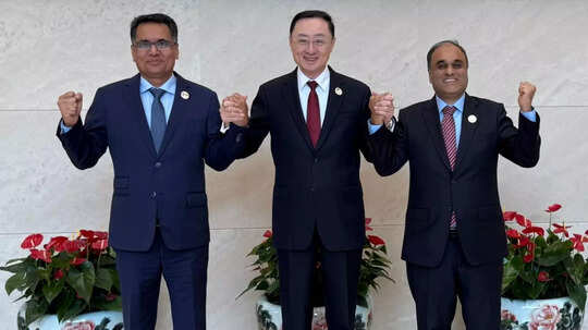 भारत को तीन तरफ से घेरने का चीन का प्लान, दो कट्टर दुश्मनों को लेकर आया एक साथ, दिल्ली के लिए खतरे की घंटी